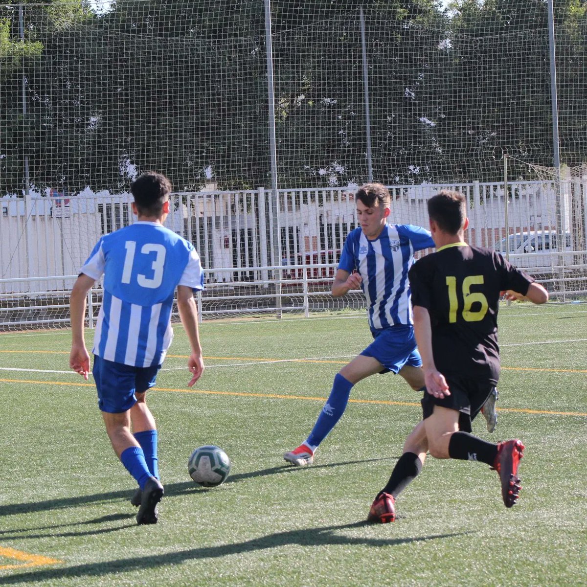 ✔️JUVENIL MASCULINO

📸➡️ Ponemos fin a los entrenos y amistosos de nuestro Juvenil donde nos quedamos con muy buenas sensaciones con dos empates y una victoria,ahora toca descansar y recargar 🔋🔋 
"Nuevo comienzo" nuevos retos 💪💙 TEM.22/23
#somoshispalis #SigamosCreciendo