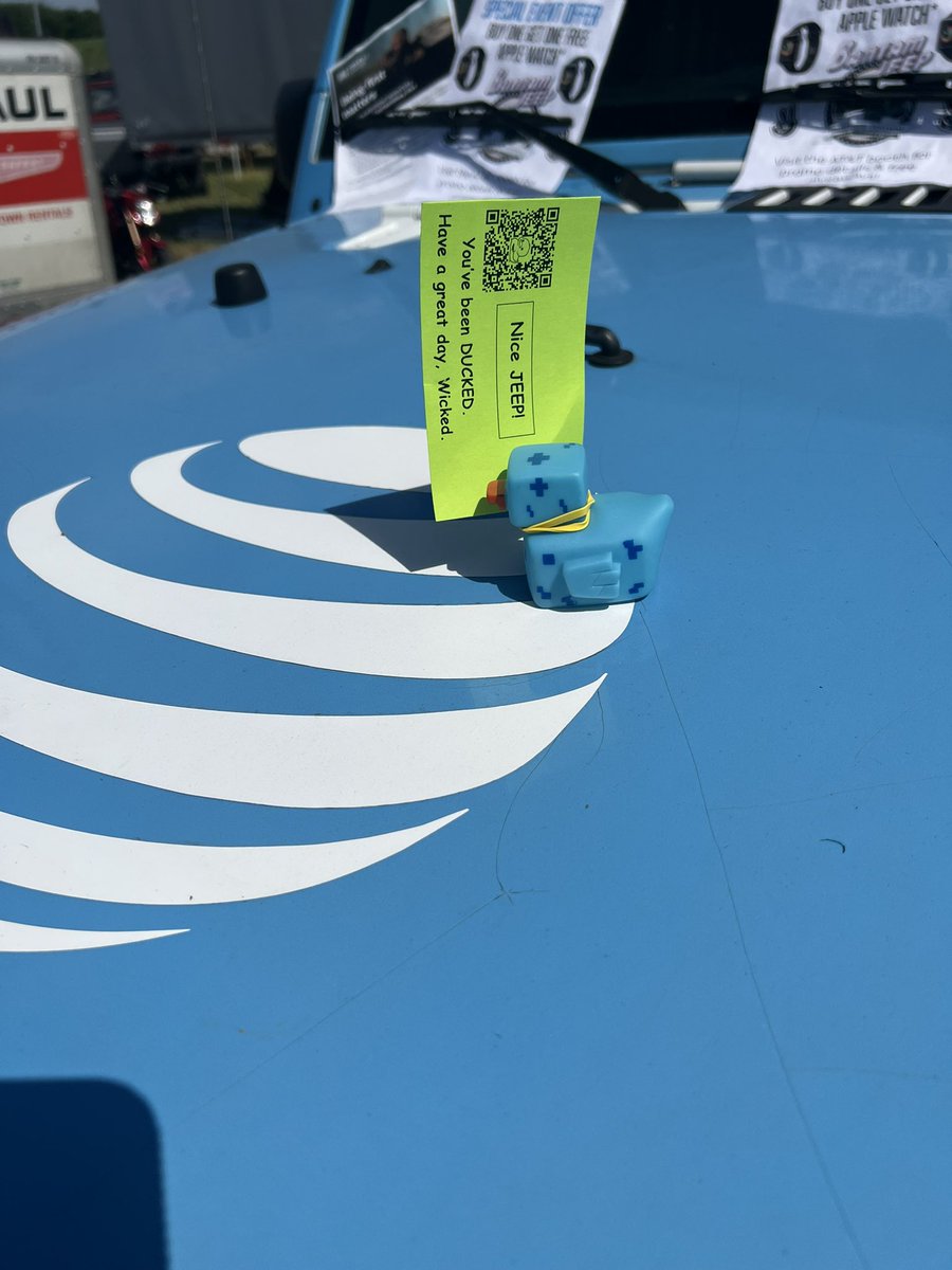 TheSignatureGuy's tweet photo. duck duck Jeep.. ayy Phil 🐤👀
@SignatureGoat #JeepFest #Bantom
@keroninc #lifeatatt https://t.co/mS2Lvyti55