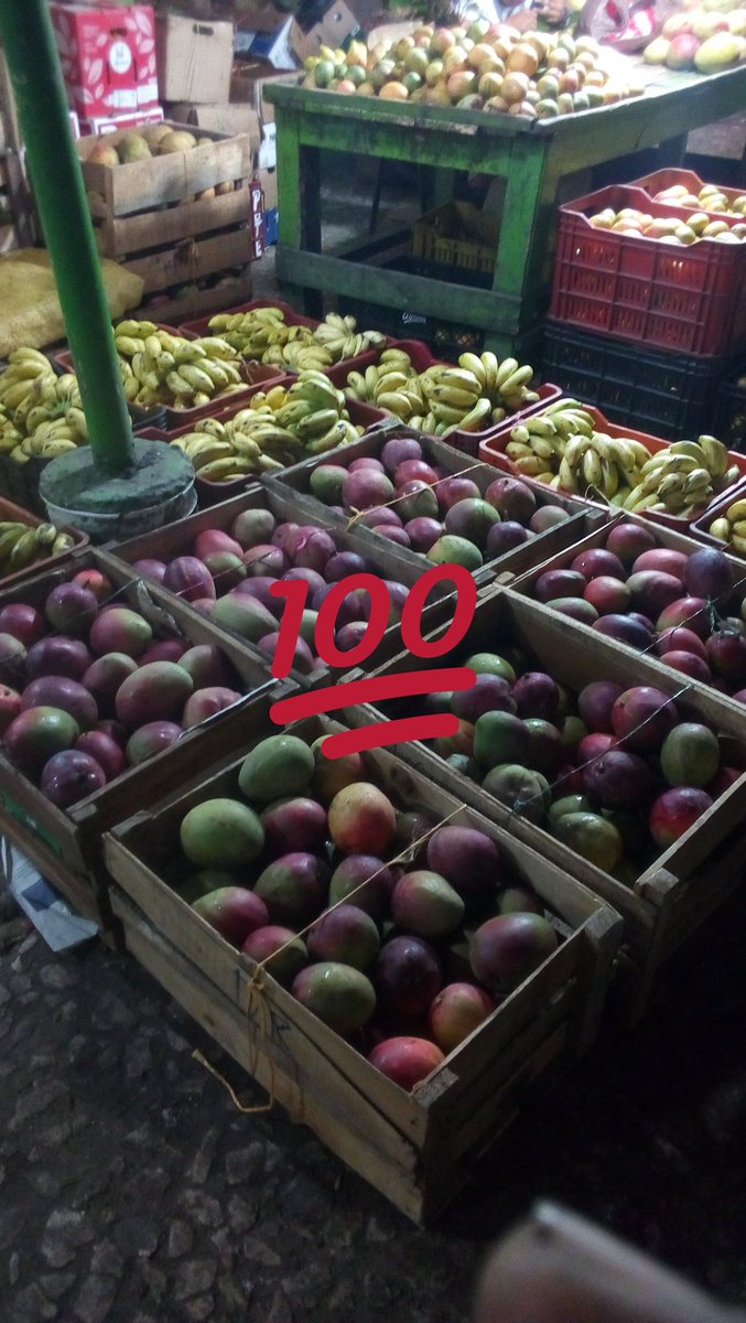 AriasCelio's tweet image. Le hago la invitación a todo el pueblo barranquillero para que compre en el mercado público de barranquillita, donde encontrarás productos frescos y barato; con tu compra apoyas al pequeño vendedor.