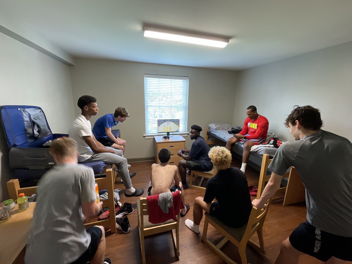 AllatoonaHoops's tweet image. One of the best parts of a team camp.  Team building at its best.  #learningiswinning