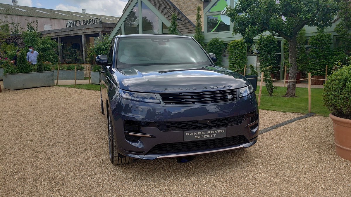 MotoringChat's tweet image. So thoughts on the latest #LandRover #RangeRoverSport #rrs