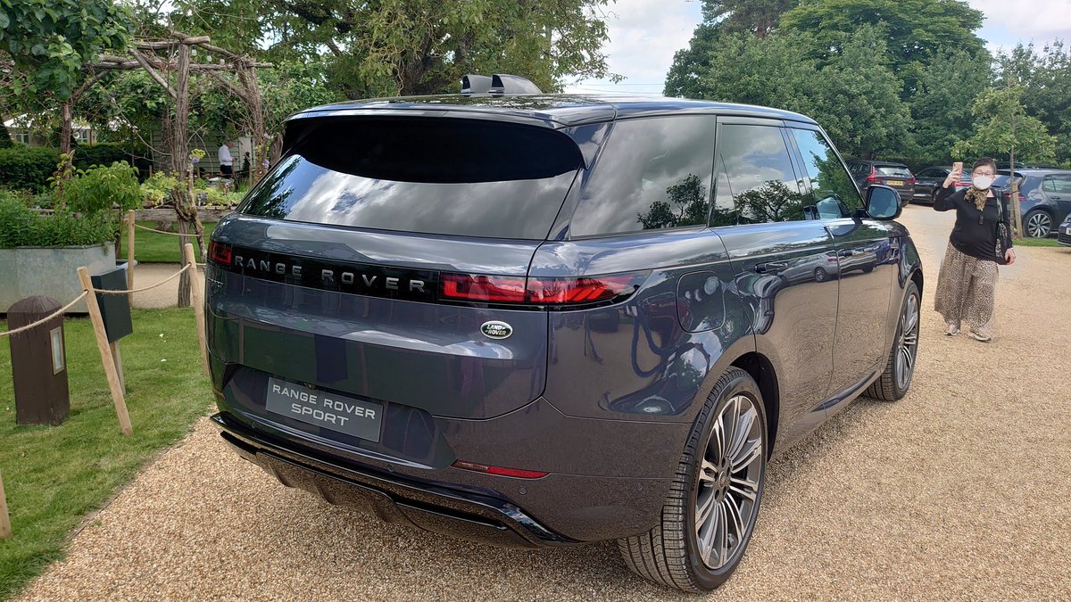 MotoringChat's tweet image. So thoughts on the latest #LandRover #RangeRoverSport #rrs
