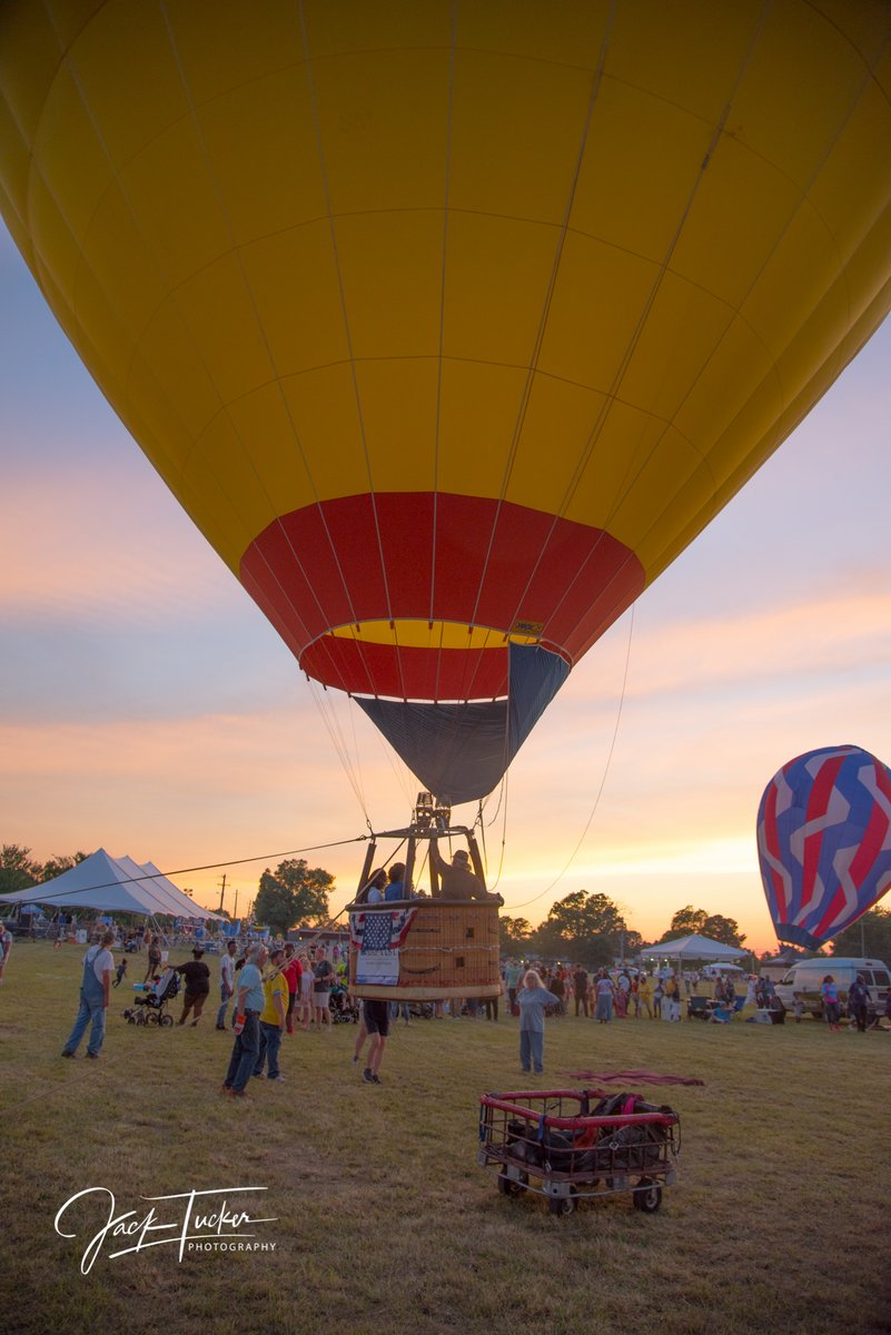 Is a hot air balloon ride on your bucket list? ✅ Our tethered rides are an affordable option to see what it's like to go up while still tethered to the ground! 🎈Tethered rides can be purchased at the festival for $25 or they come with your purchase of an Ultimate VIP ticket!