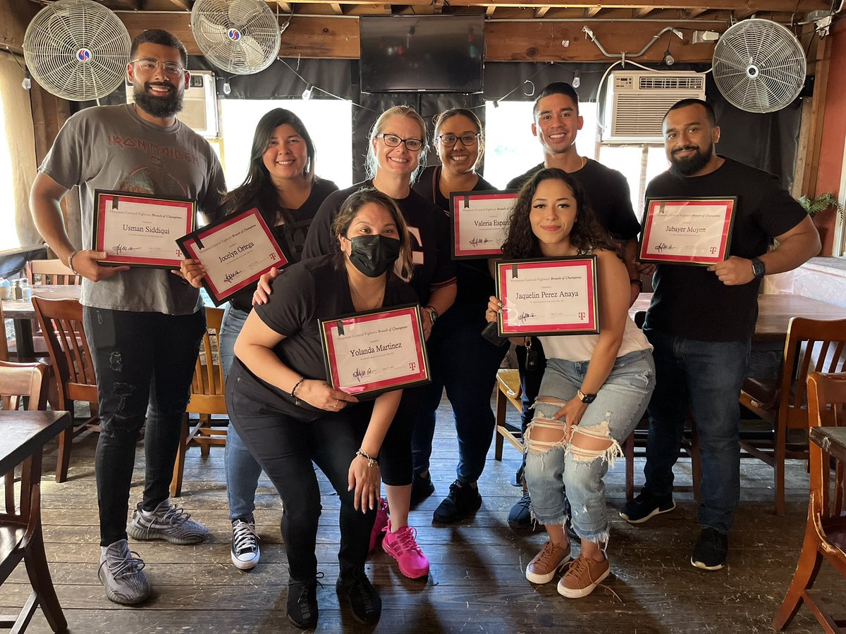 Houston Central May Top Performer lunch was awesome. The leadership team of Wilson RD brought the 🔥 Thank you May Top Performers!! @MagentaAngelica @OdieRetail @cjgreentx @prishker39 @SAhmed03599