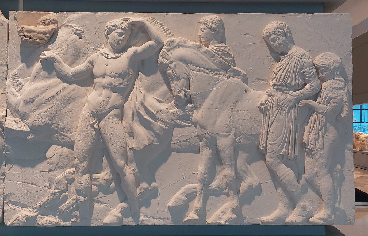 Helios' body and arms are in London, his hand is in Athens. The north freize horsemen are in London, but one of the horses is in Athens. Come on @britishmuseum you know what is right. 

#ClassicsTwitter #ParthenonSculptures #Parthenon #Greece @ReuniteMarbles @BCRPM