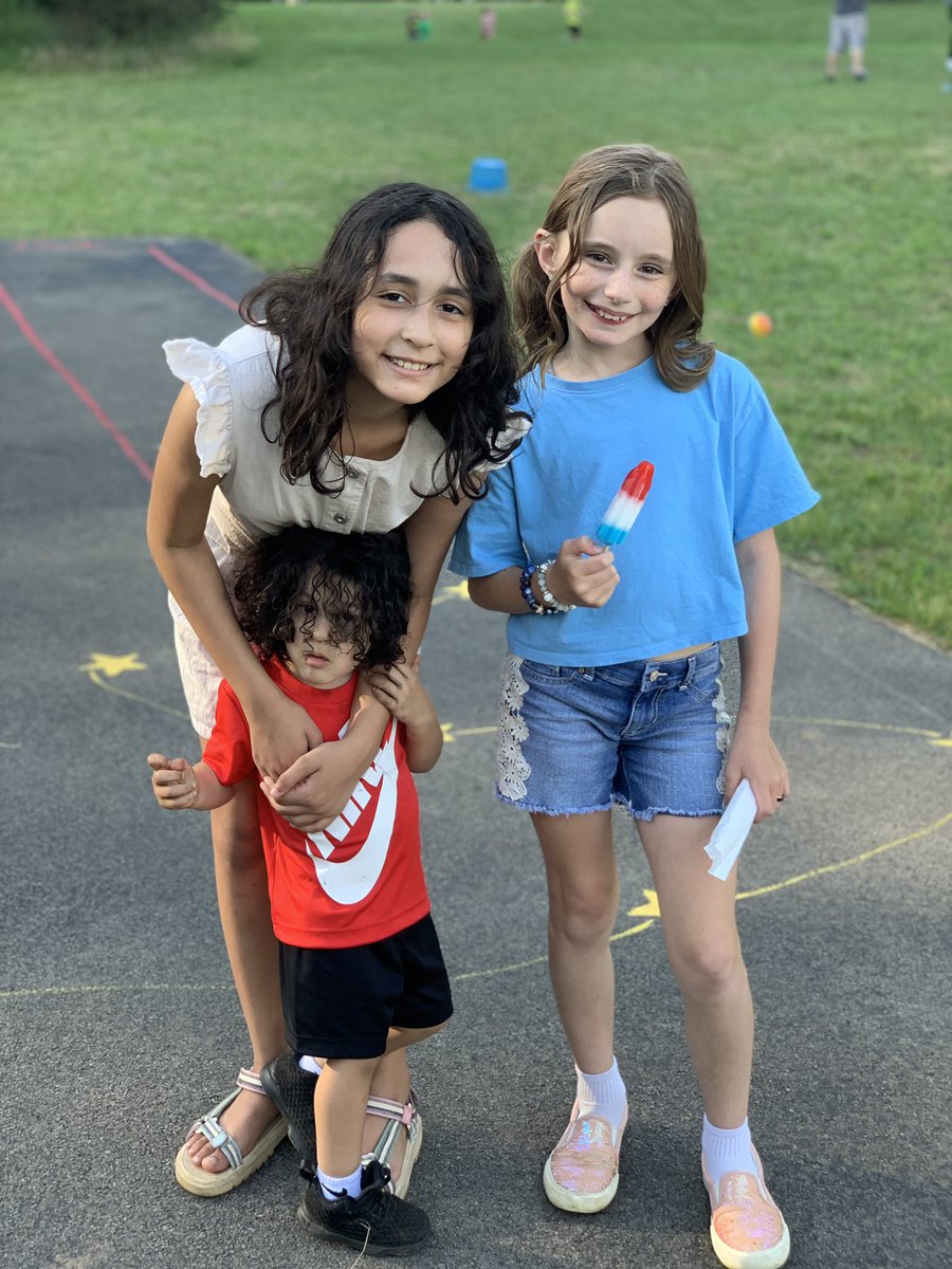 What do you get when you mix perfect weather, a gorgeous campus, pizza, ice cream, pool noodles, beach balls, and 350 of your favorite people?
 A Fantastic, Friday night,  SMS Family Picnic!! So glad to be able to gather and celebrate this crazy school year! See Facebook for more