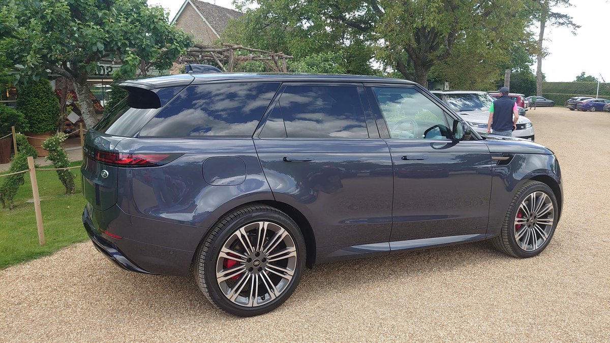 MotoringChat's tweet image. So thoughts on the latest #LandRover #RangeRoverSport #rrs
