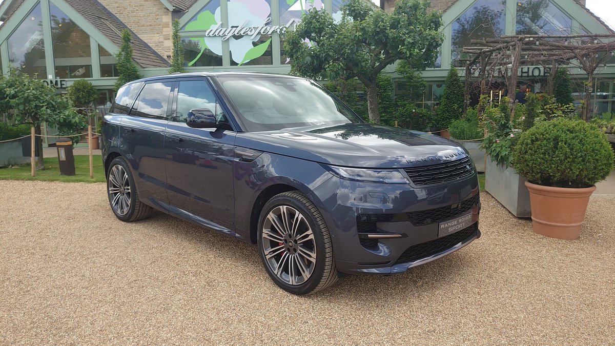 MotoringChat's tweet image. So thoughts on the latest #LandRover #RangeRoverSport #rrs