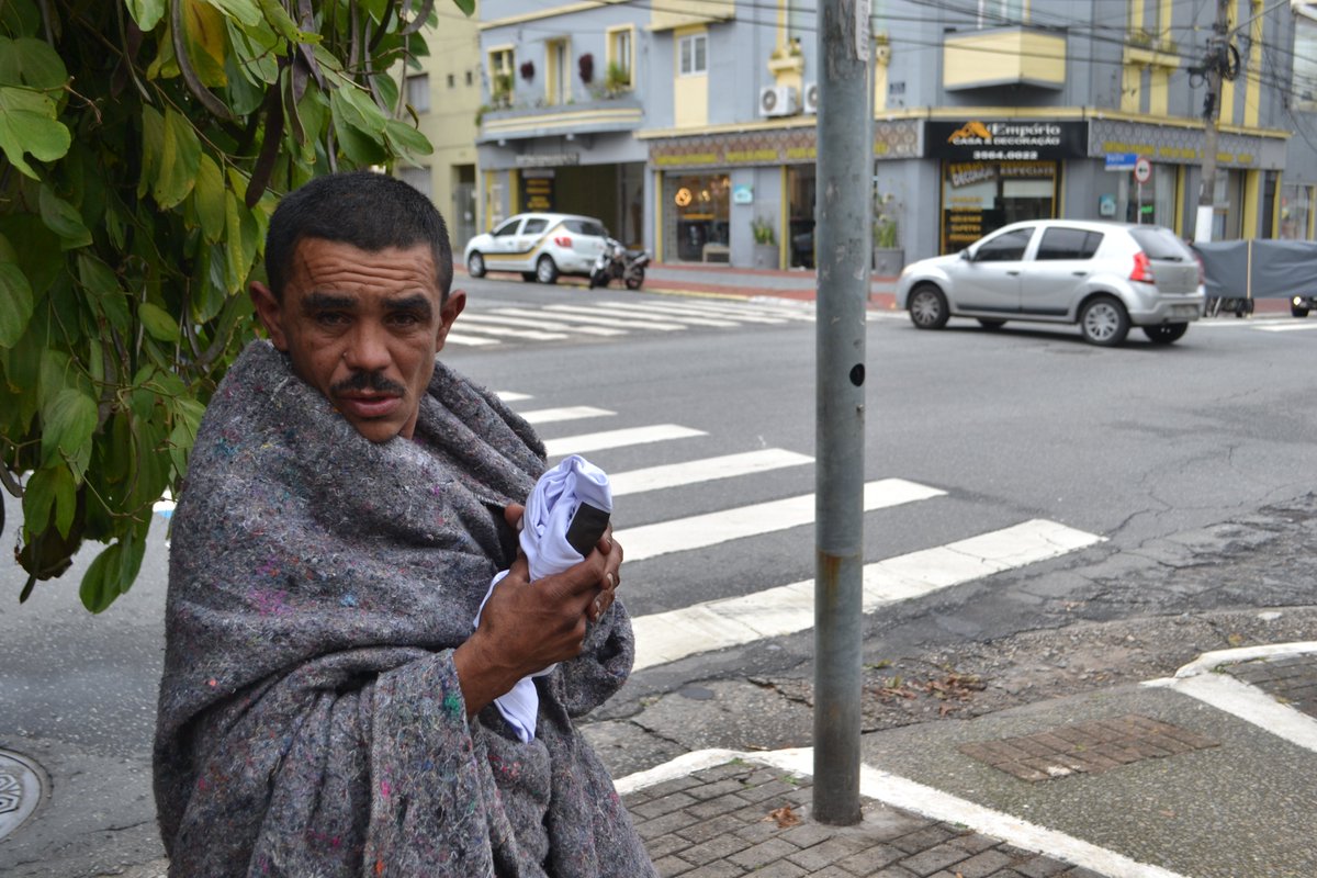 $ok_display tweet media