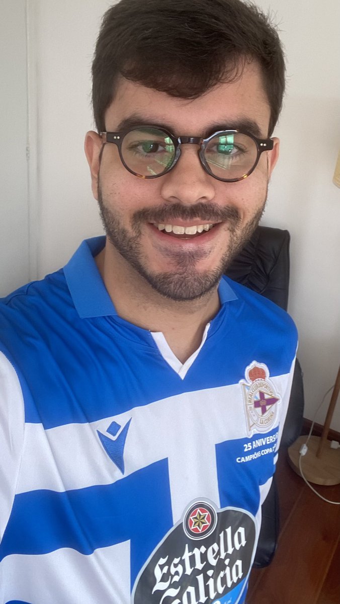 Pc__andrade's tweet photo. Do outro lado do atlântico, mas com o Depor! #OnFireCoDepor . Vamos!! https://t.co/YX1IKkSSch