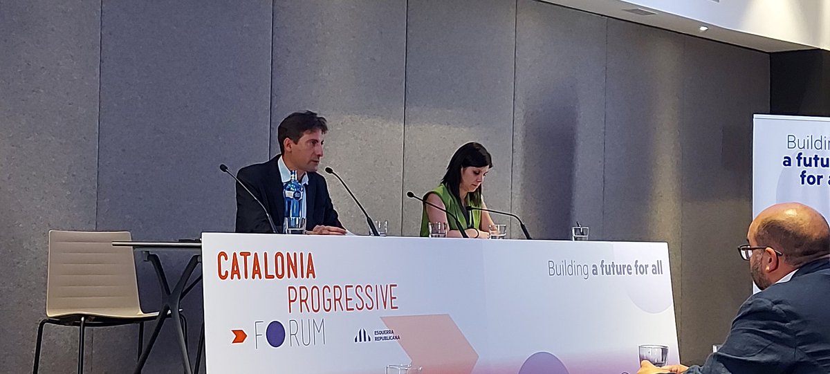 rosarmnf's tweet photo. #CatProgressiveForum Avui dia d'aprenentatge. Comunicació, drets humans, Unió Europea, dret d'autodeterminació https://t.co/eFzDo1z3Uj