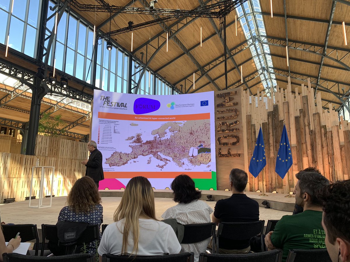 Mapa de la densidad de población en Europa...¿Trabajamos para equilibrar zonas rurales y urbanas?☺️
#RuralAreas #NEBFestival <a href="/EU_ScienceHub/">EU_ScienceHub</a> <a href="/BauhausSwing/">Swing Bauhaus</a>