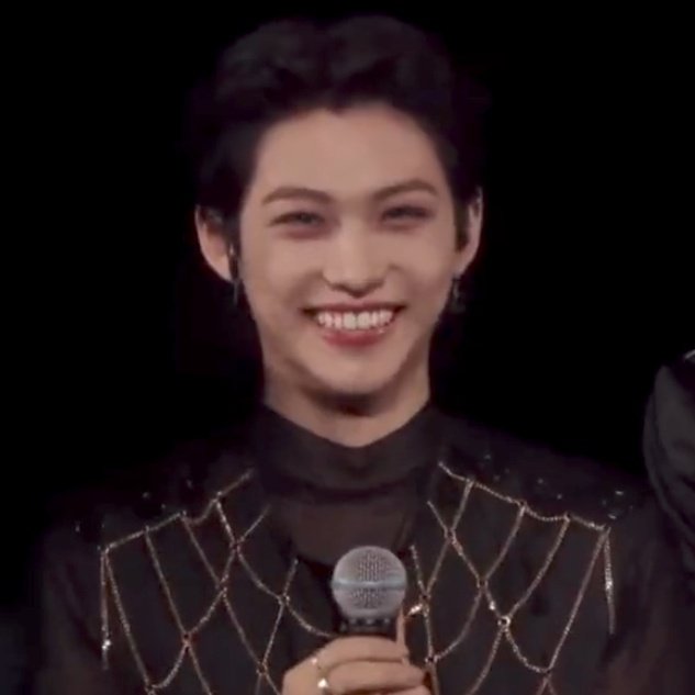 linosblu3's tweet image. i wanna cry....