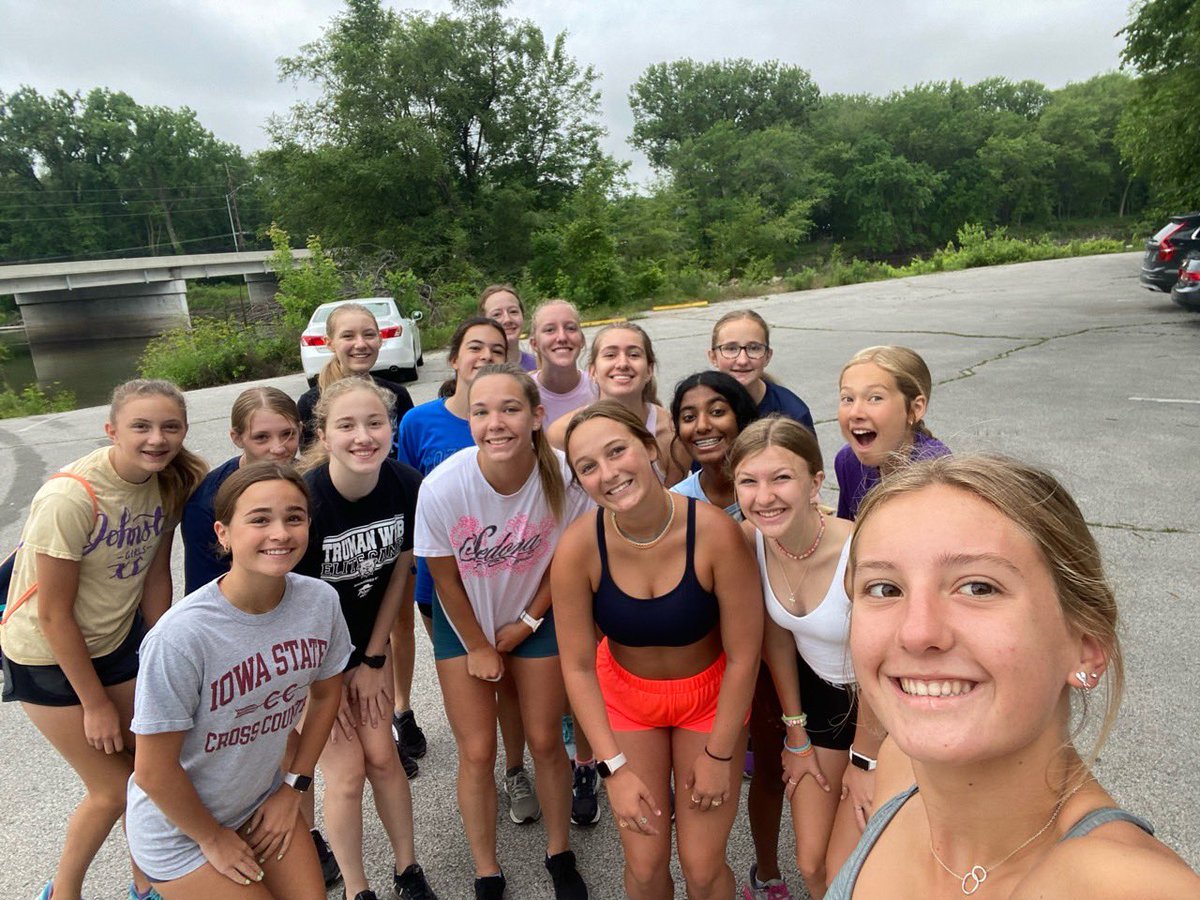 CortlynnJackson's tweet image. 🏃‍♀️🌧 #WeTrainDragons #Kickingrass