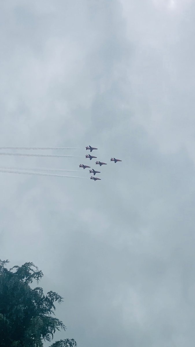 AmaIng to watch the red arrows from the back garden ❤️