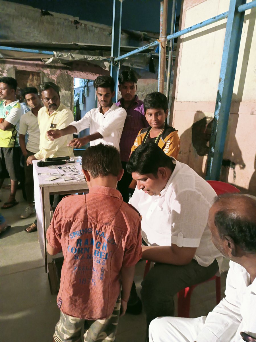 वार्ड १५१-राष्ट्रवादी काँग्रेस पक्षाच्या 23 व्या वर्धापन दिनानिमित्त नागाबाबा नगर, वाशीनाका येथे E-श्रम कार्ड व Health कार्ड चे मोफत वाटप करण्यात आले.