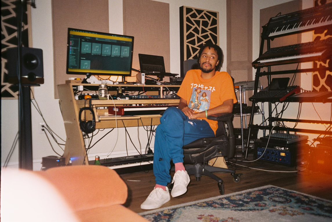 JosephChilliams's tweet photo. I’ve been in album mode this entire year and it’s almost time for something special. Dreams come true pivot never dies long live my brothers. I’m about to drop a classic 🦄 https://t.co/KzxKoZ7oyp
