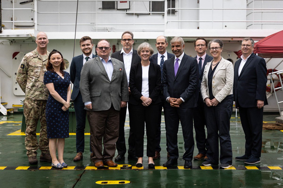 UKDefAdvisor's tweet image. Today @UKinCanada welcomed 🇨🇦Dr Jaspinder Komal ADM Defence Research and Development to meet 🇬🇧Dame Angela McLean UK Defence Chief Scientific Adviser. The iconic @hmsprotector = a great venue for serious talk on 🇨🇦🇬🇧R&amp;amp;D collaboration. #StrongerTogether #protectorincanada