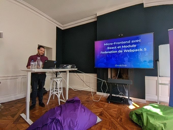 React Nantes #13 c'est ce soir chez <a href="/GensDeConfiance/">Gens de Confiance</a> avec 🍻🍕fournies par <a href="/D_EDGE_Hosp/">D-EDGE</a>. Merci aux speakers Vincent Boursicot et Cyril Hue pour de supers présentations !