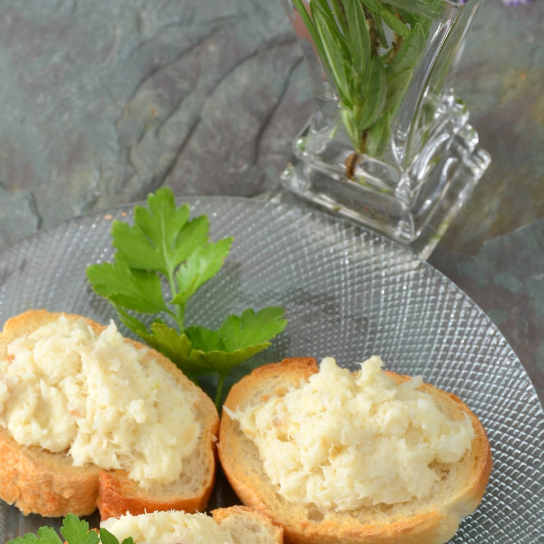 LazirLaz's tweet photo. Wonderfully light and creamy, our Salt Cod Pate (also known as Brandade de Morue) is a strong customer favourite, and is delicious paired with oatcakes, toast and breadsticks. #brandadedemorue #saltcod #shetlandfoodanddrink #shetlandfish https://t.co/8IHD19xRMu