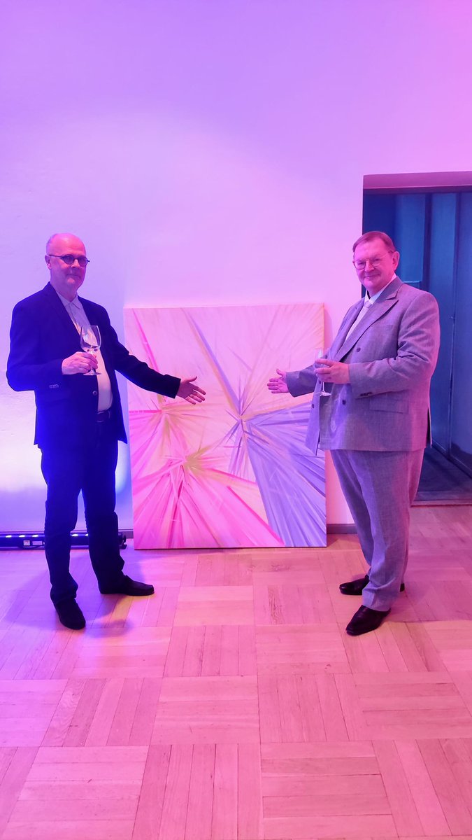meeliglassworld's tweet photo. Art guru/gallery owner Aimar Jugaste and Pr guru/author Raivo Lott are introducing my painting at Art Hall. From the left: Aimar Jugaste and Raivo Lott. #art #painting #pr #top Art Hall. https://t.co/78TPyvRcEm