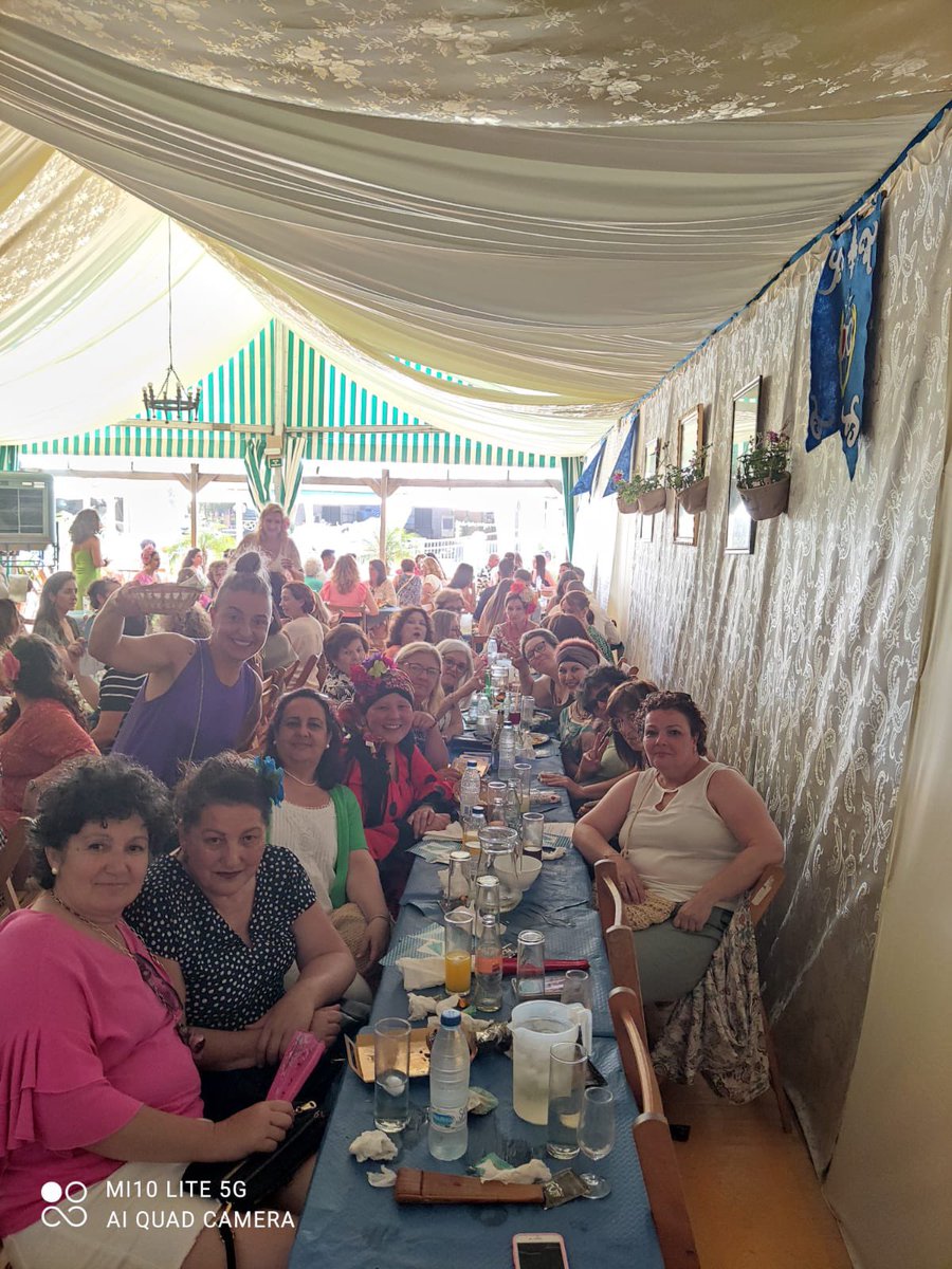 RLL262's tweet image. Feria de Chiclana con mis compis de la Asociación Española contra el Cáncer