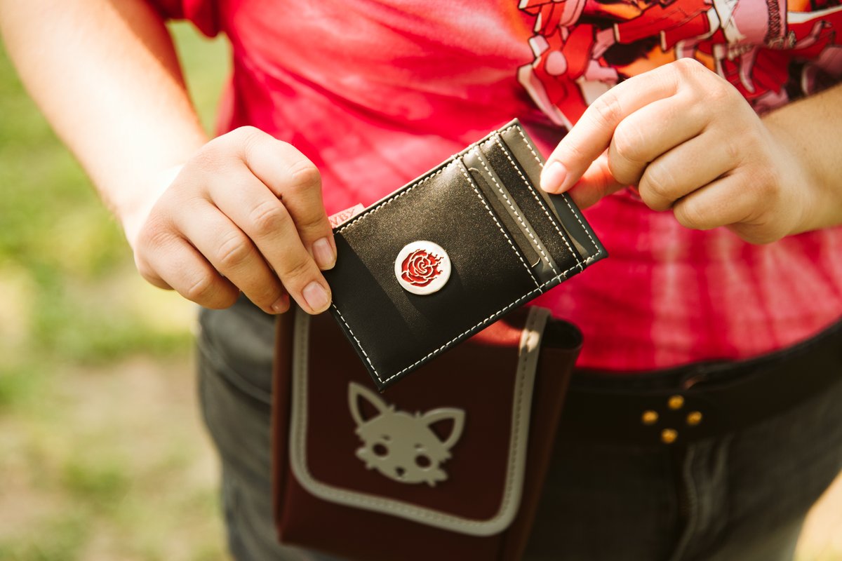 OfficialRWBY's tweet photo. What item from Remnant would you stow away in these new RWBY bags? https://t.co/YmSfC4cZo3