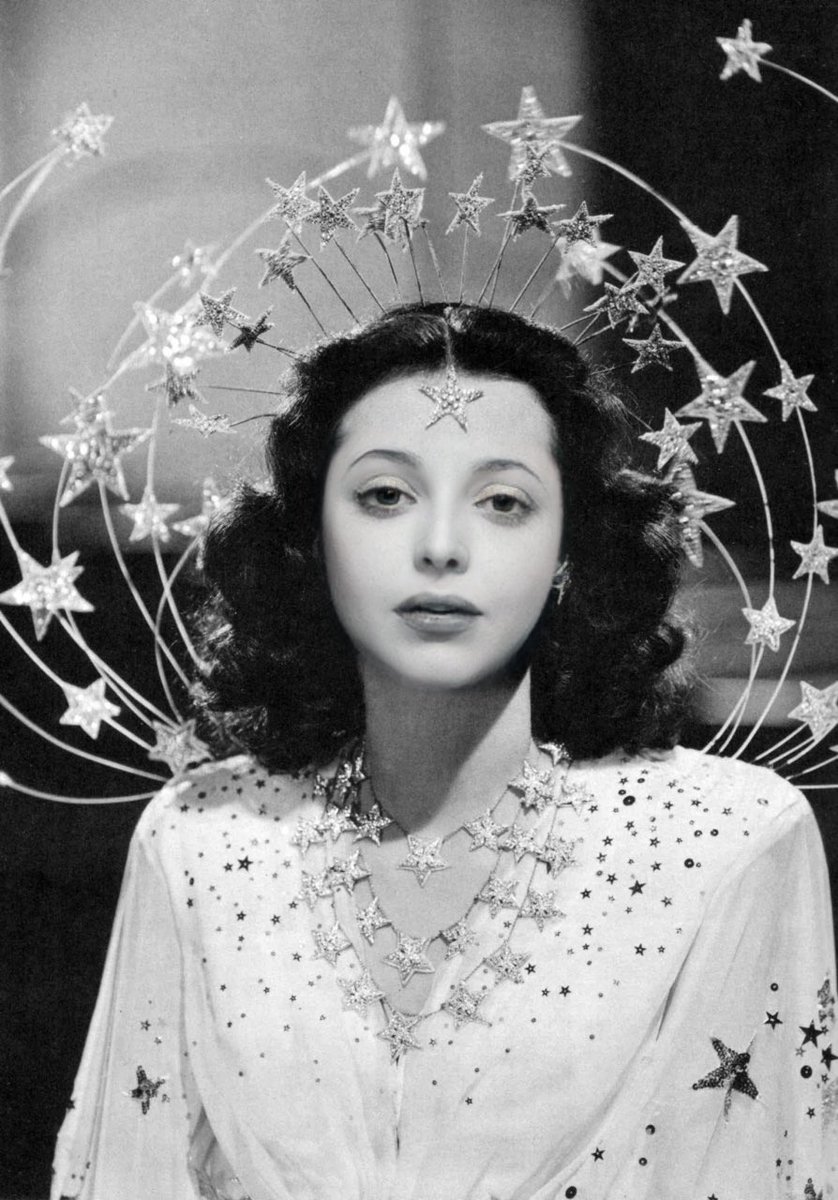 GM! Happy Thursday.

Can anyone guess who this is?

It’s a very old photo.