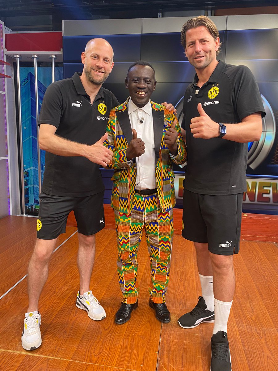 Akrobeto has single handedly put UTV on international level without school certificates. 😊😊😊🇬🇭🇬🇭