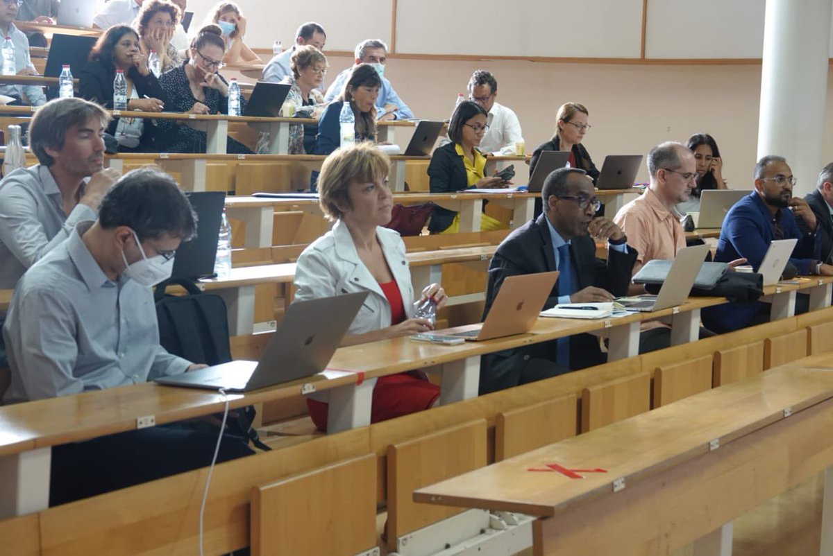 f_miranville's tweet photo. Exercice de co-construction désormais habituel dans la vie d’@Univ_Reunion : le séminaire séminaire "priorités et moyens 2023" qui nous permet d'élaborer collectivement le budget de l'année à venir. Merci à tous les collègues de s'être mobilisés en présentiel et en distanciel 🙏 https://t.co/uVUkpsp9Ji