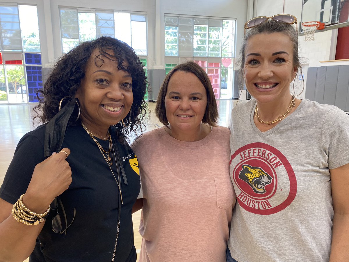Steelersjodie's tweet photo. Getting ready to  celebrate 🎉 @JeffHoustonPK8 @deerob55 @AVID4College Ss today! Thank you to all who supported and partnered with JH AVID @ACPSk12 @CCNAlexandria @LINKclubACPS https://t.co/2H0y5wTiZ9