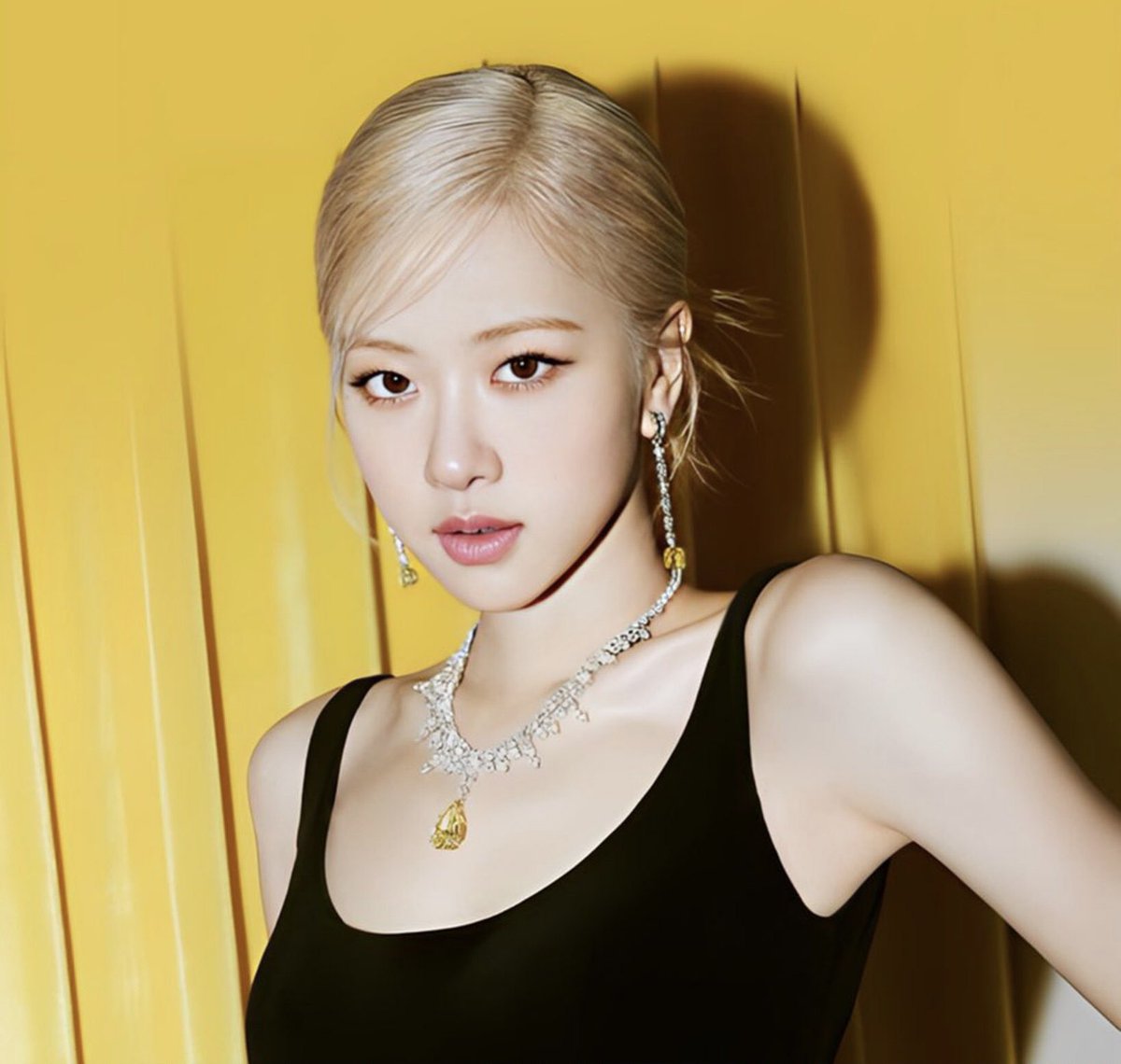 ROSÉ AT TIFFANY EXHIBITION
#ROSÉxTIFFANYinLondon <a href="/BLACKPINK/">BLACKPINKOFFICIAL</a>