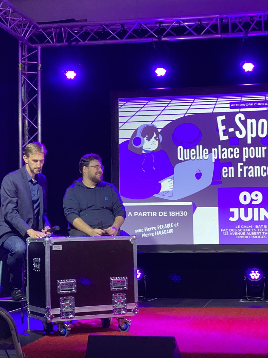 EsterTechnopole's tweet photo. [EN DIRECT] 🔴 La #TeamESTER est présente à l’#Afterworkcurieux de @recreasciences sur le thème du E-Sport, qui se pose la question « Quelle place pour les #gamers en France ? »🎮
Une question de plus en plus légitime quand on voit la dimension du #eSport de nos jours. https://t.co/32xQNZQRPD