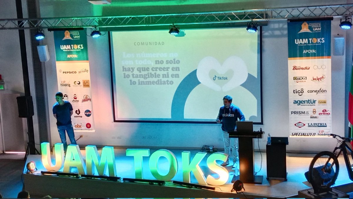 lapatriacom's tweet photo. La creación de comunidad. "La gente tiene la necesidad de qué hay detrás de una marca": Santiago Puentes Jaramillo, de Sajú, en #UAMTOKS @uammanizales Conectate aquí: https://t.co/10vmgraYql https://t.co/85bCOPa64p