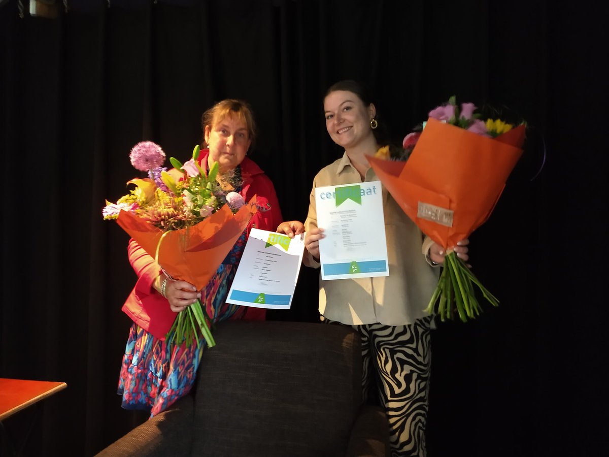Trots op onze leerkrachten van Daltonschool De Horst te Apeldoorn.  Geslaagd als cultuurcoördinator. Van harte gefeliciteerd!