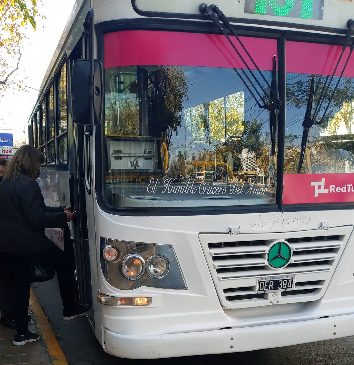 tomvidela_'s tweet photo. hoy no viajé en colectivo, hoy viajé en ~el humilde crucero del amor~ https://t.co/JNJk4n2jbr