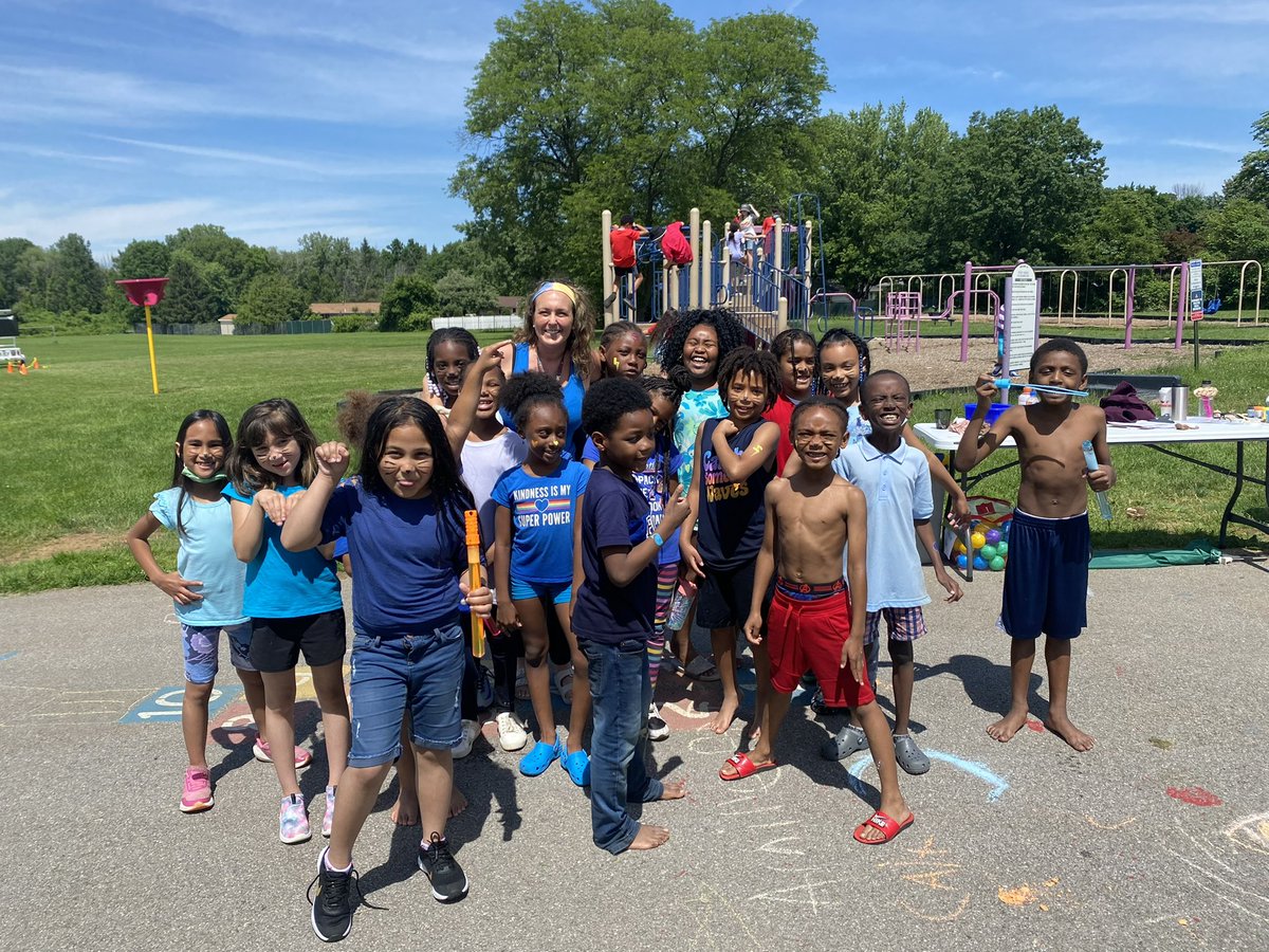 ShannonCHeller's tweet image. Our 2nd graders had an amazing day yesterday! First, a visit to their new school, and then Field Day! So proud of this group, and their teachers! Thank you to PB for such a warm welcome! @WestRidgeGreece @GreeceCentral @GCSDsuper @valeriekpaine