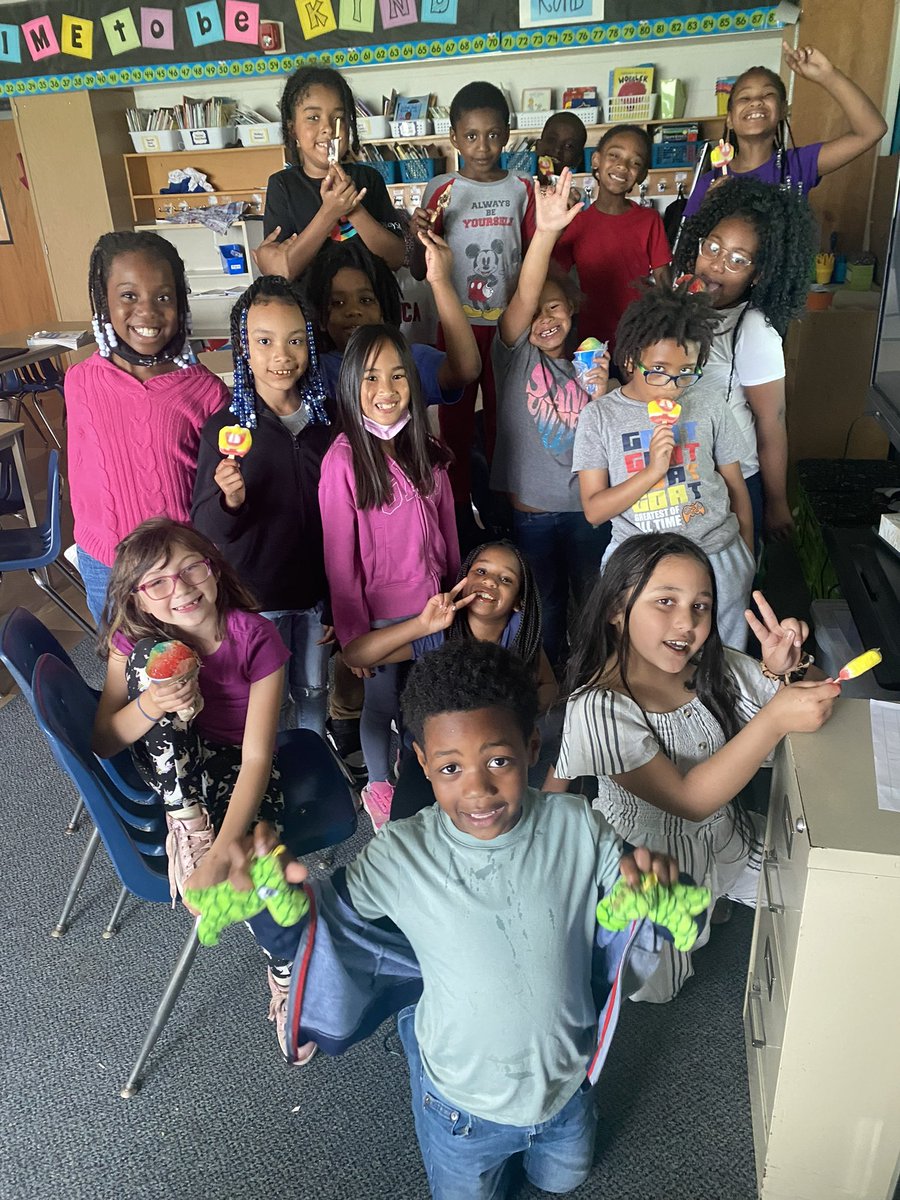 ShannonCHeller's tweet image. Our 2nd graders had an amazing day yesterday! First, a visit to their new school, and then Field Day! So proud of this group, and their teachers! Thank you to PB for such a warm welcome! @WestRidgeGreece @GreeceCentral @GCSDsuper @valeriekpaine