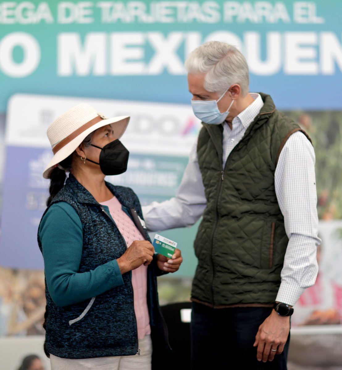 Continuamos respaldando a las familias productoras del Edoméx. Hoy entregamos más de 5,000 Tarjetas para el #CampoMexiquense en #Temascalcingo.
