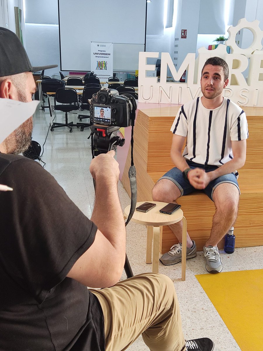 UGR emprendedora tweet media