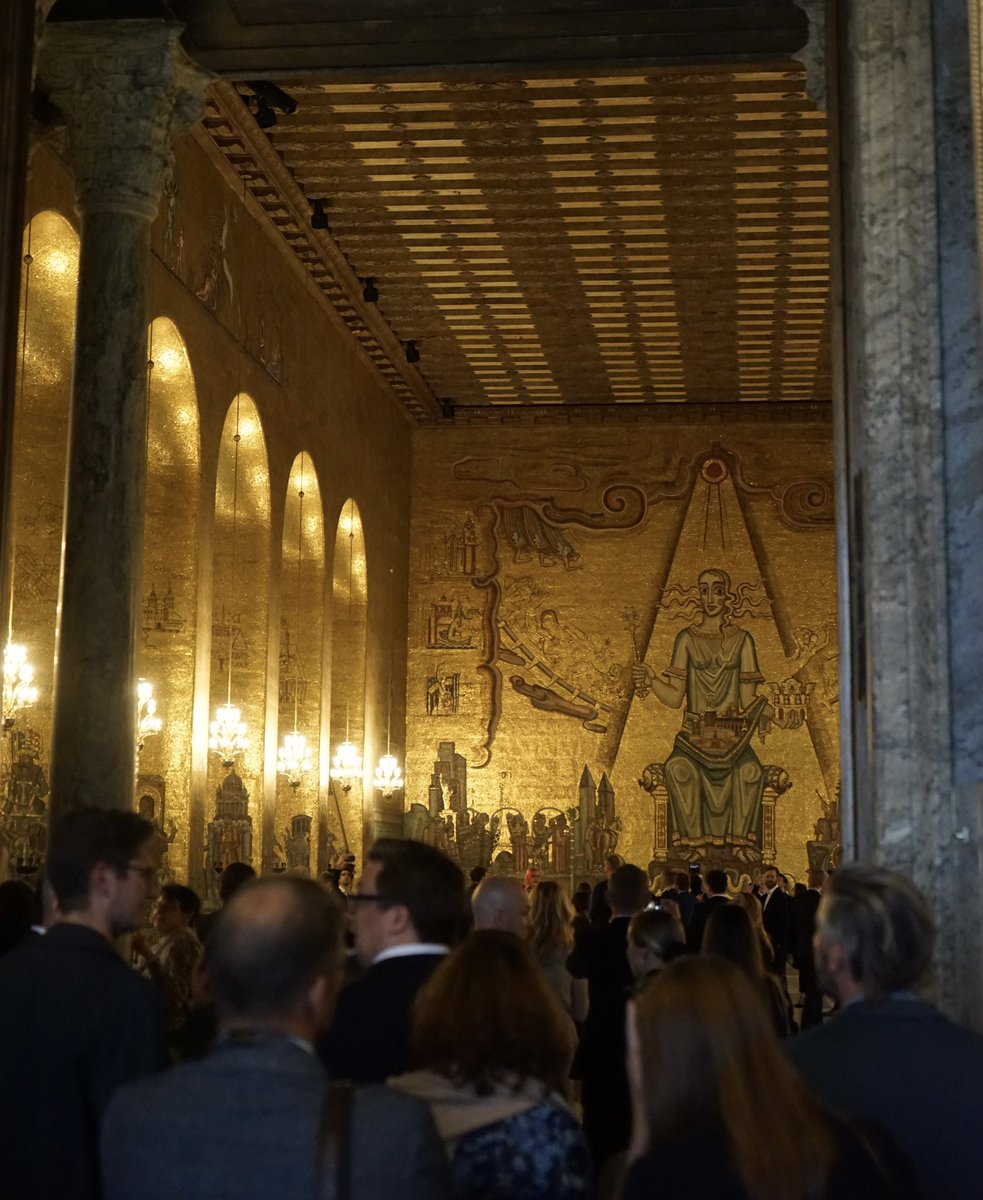 Absolutely grateful to be able to present our latest work and gain valuable feedback at the <a href="/ESVSmembership/">ESVS</a> Translational Meeting graciously hosted by <a href="/ki_vasc/">Vascular Surgery Karolinska</a> in Stockholm. Two days of enlightening talks and discussions! 💪🏽