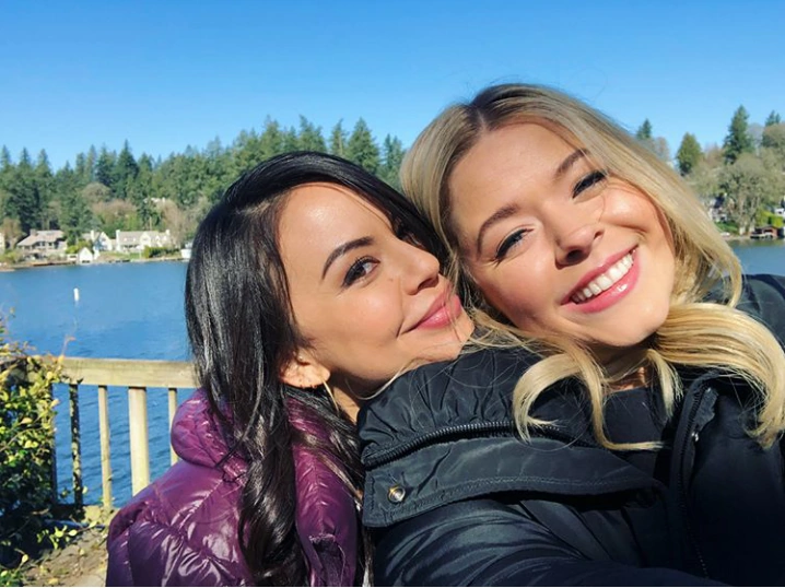 ThePLLWiki's tweet photo. Does it ever drive you crazy, just how fast the night, changes? #12YearsofPLL https://t.co/HlraX8TBsU