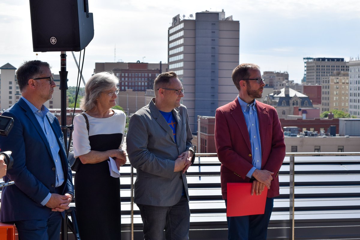 StartupLNK tweet media