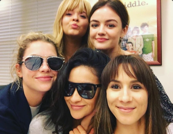 ThePLLWiki's tweet photo. Does it ever drive you crazy, just how fast the night, changes? #12YearsofPLL https://t.co/HlraX8TBsU