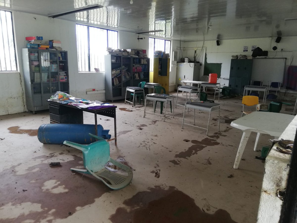 fecode's tweet photo. La sede central de la Institución Educativa San José de la Poyata en Maní, Casanare, se inundó totalmente el pasado 22 de mayo por la ola invernal. Sus instalaciones quedaron muy afectadas y la comunidad educativa reclama ayuda: 
@SindicatoSIMAC https://t.co/0QPiQ3pGtd