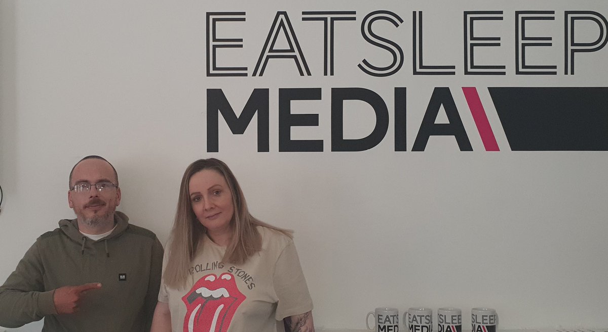 ACEcast_Nation's tweet photo. Big up to #CombatSports writer @EmmaBramford for popping down to sunny Wales at @EatSleepMedia 

Was really enjoyable &amp; varied chat

#FiveRounds #FiveRoundsWithEmma #MMA #UKMMA #Ufc #BraveFC #Bellator #CageWarriors #Boxing #FightShow #TattooFixers

#ACENationArmy x #ViolentMoney https://t.co/lttf1cKo2Q
