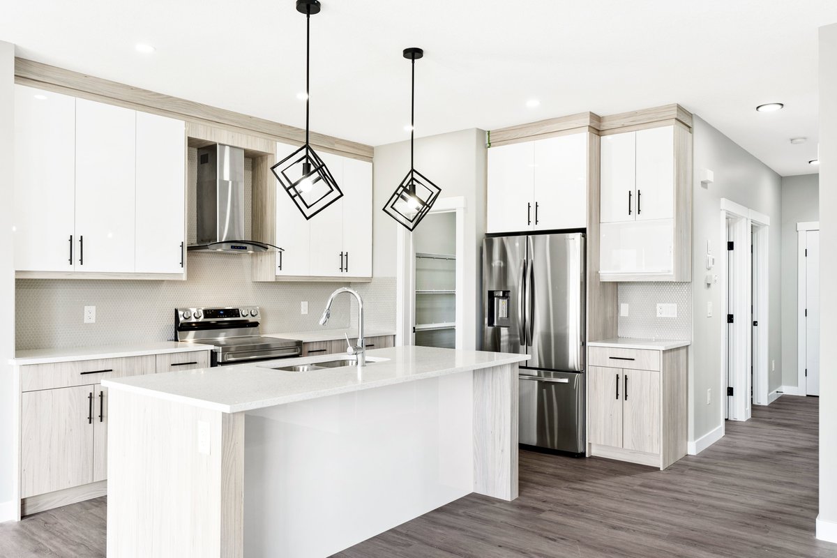 SunviewHomes's tweet photo. Just Listed 🏡 on Edgefield Street, Strathmore. Over 1800 Sq Ft with 3 🛌's 2.5 🛁's.  Bonus room and a Double attached Garage.  Contact us for more info!  #sunviewcustomhomes #edgefieldstrathmore https://t.co/oUsjuMvoC9