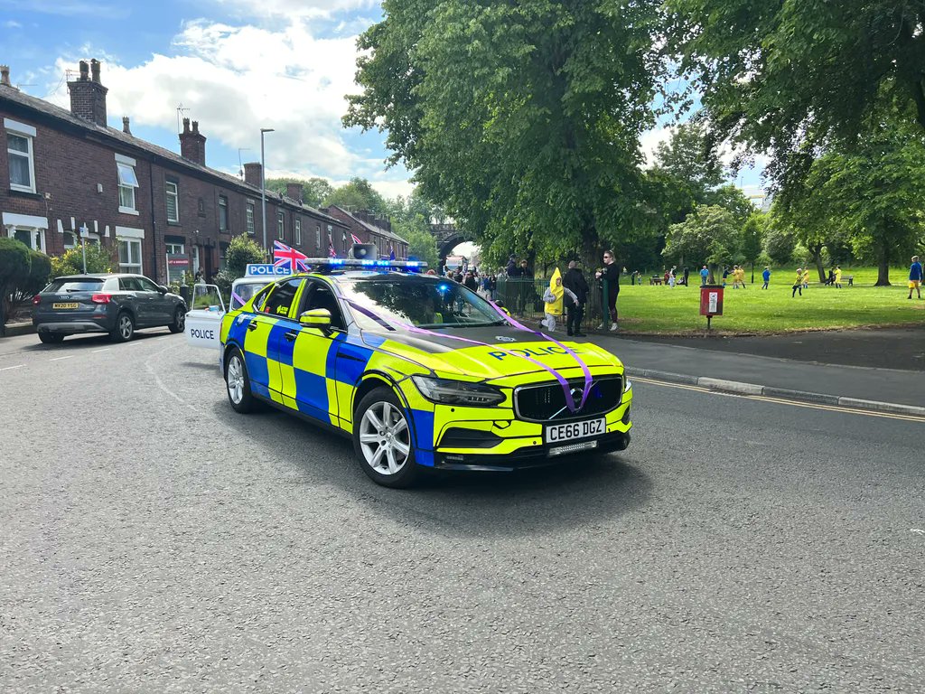 ActionMediaHire's tweet photo. 🥳👑 #Queen's #Platinum #Jubilee #carnival! We arranged for #police cars to represent her 70 year reign with the '16 Volvo S90, '64 Hillman Imp and '54 Wolseley Six Eighty in @Rad_Carnival on Saturday. 
#PoliceCar #TV #Film #Media #Manchester #Community #ActionVehicle #PictureCar https://t.co/a2mHFpOkUO