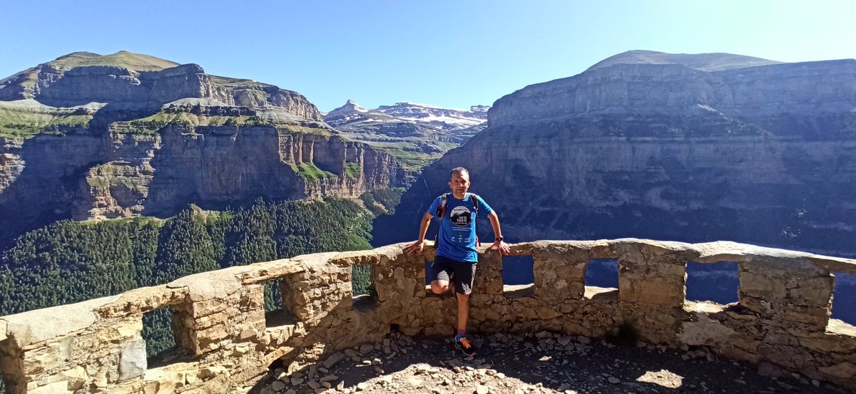 chus34's tweet image. Corriendo por Ordesa.🤪