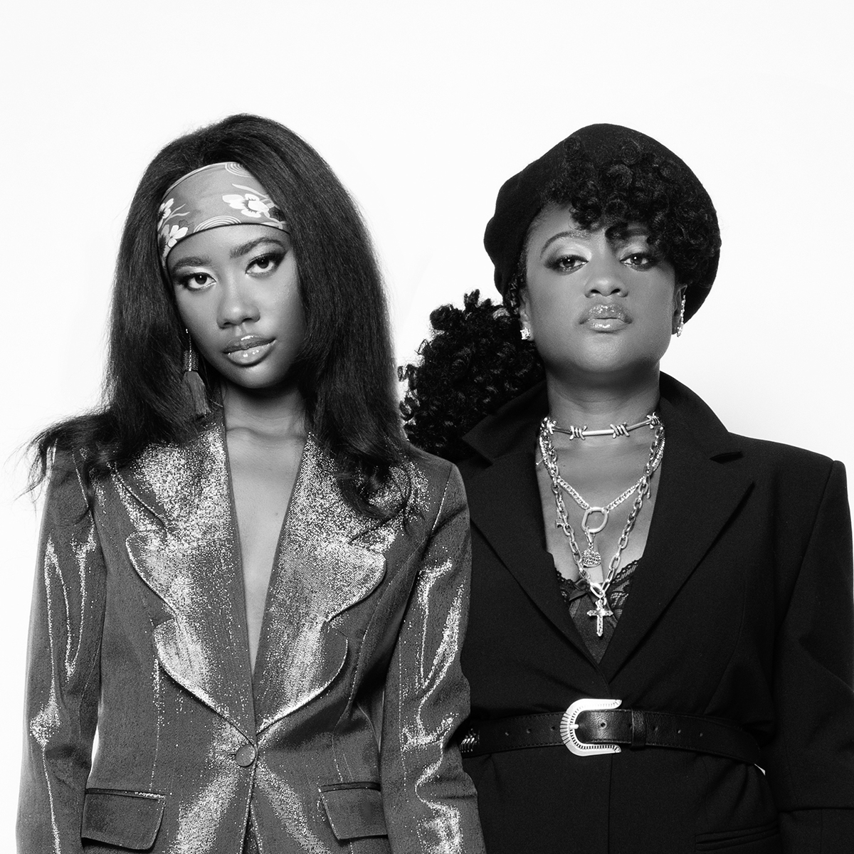 MarushkaMedia's tweet photo. 🎶 O.N.E The Duo Releases New Single “Stuck In The Middle” June 17; Lines Up CMA Fest, Juneteenth and Ryman Performances: https://t.co/k6J5oJMSm2 https://t.co/0l0CdeLV2G